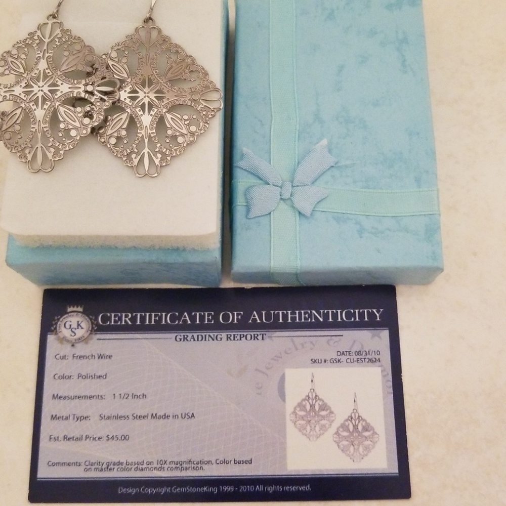 Jewelry - Picture 3 of 6